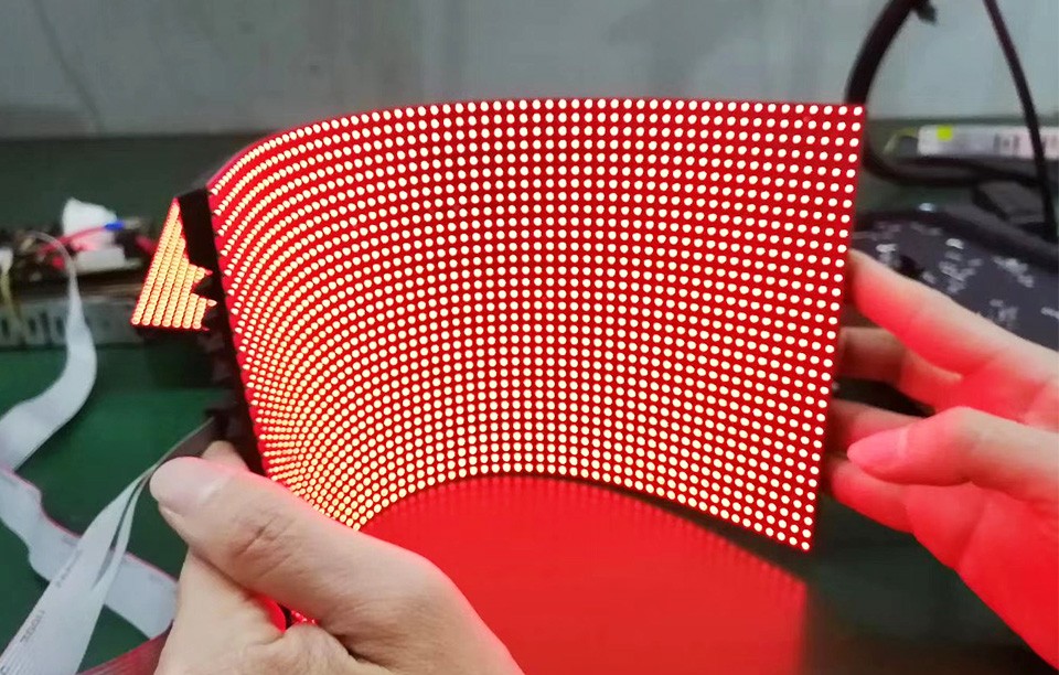 1629517521524642.jpg flexible red 960x612.jpg