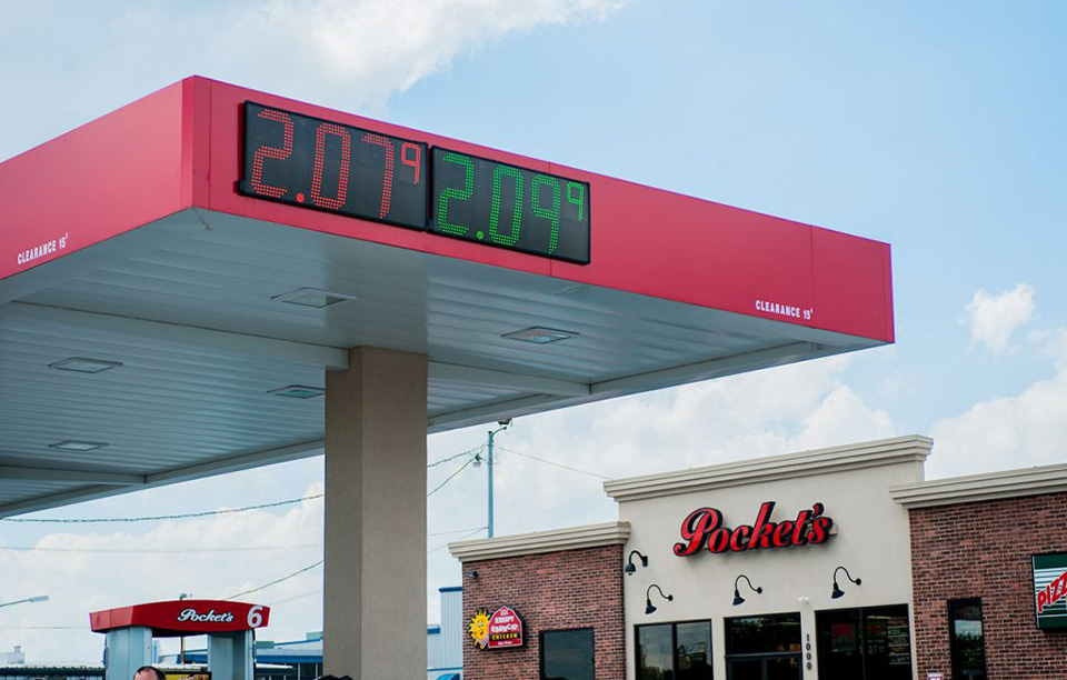 1642917963623911.jpg gas sign 3.jpg